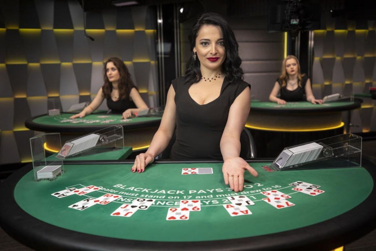 Grand Jackpot Live Casino